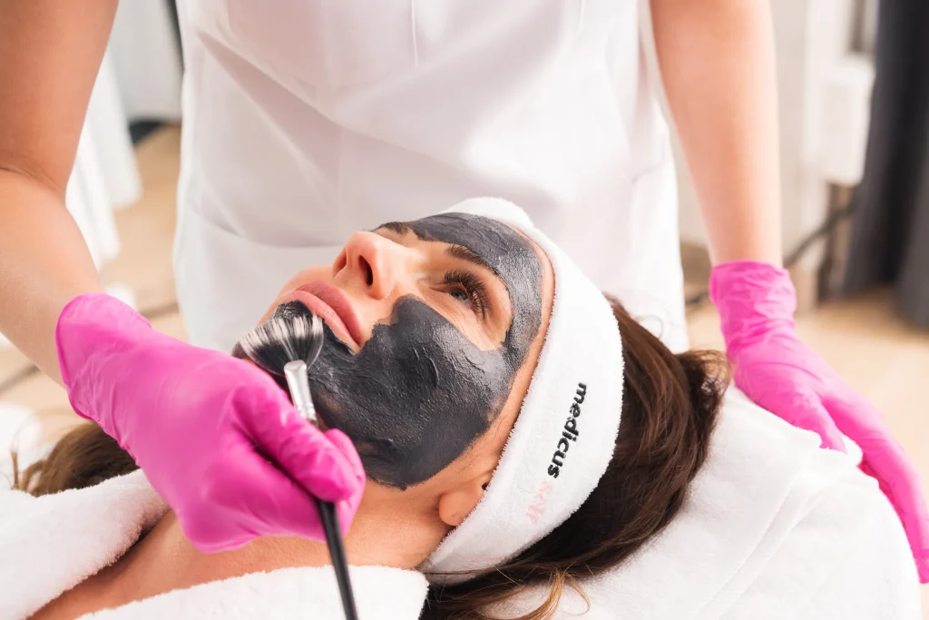 Zabieg na twarz Medicus CLinic Beauty